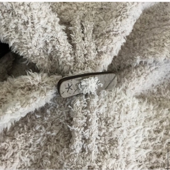 NWT Barefoot Dreams Poncho - Picture 6 of 8